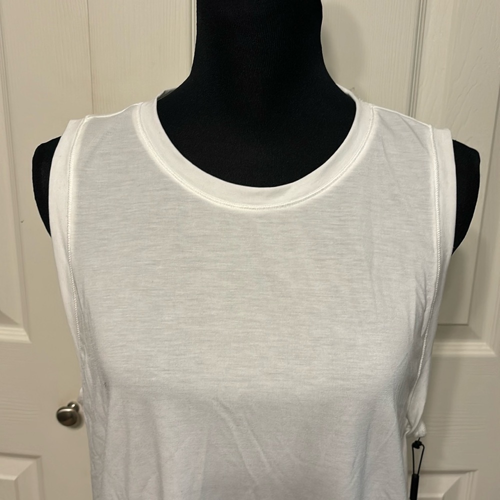 Calvin Klein Performance Tank - Picture 2 of 8